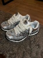Nike P6000 met fluffy veters, Kleding | Dames, Ophalen of Verzenden, Grijs, Sneakers of Gympen, Zo goed als nieuw