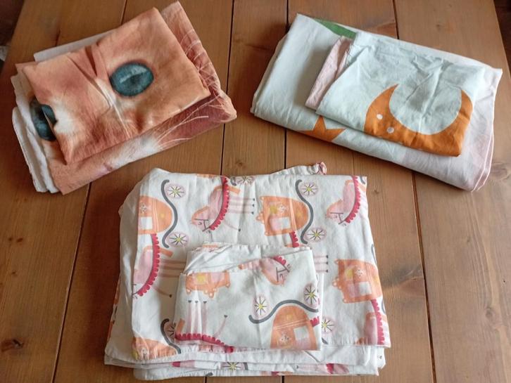 Dekbedovertrek peuterbed 3x en 1 x oranje hoeslaken, Kinderen en Baby's, Kinderkamer | Beddengoed, Zo goed als nieuw, Dekbedovertrek