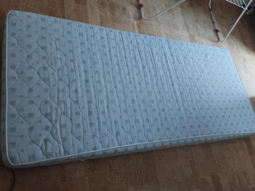 Matras 90 x 200   dikte 10 cm     gratis