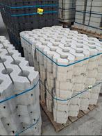 Vlakke beton grastegels - 40m² - €15 per m², Tuin en Terras, Grind, Keien en Split, Ophalen of Verzenden, Zo goed als nieuw
