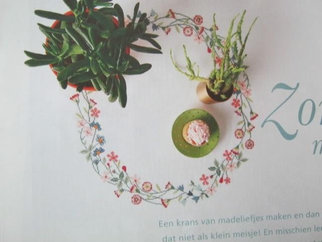 Borduurpatroon  Bloemen kleed  9343, Verzenden, Nieuw, Handborduren, Patroon