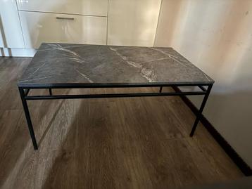 Salontafel met marmerlook blad beschikbaar voor biedingen