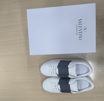 Valentino sneakers beste kwaliteit beschikbaar voor biedingen