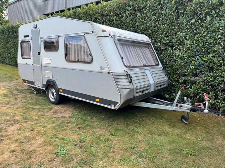 Kip grey-line 42T, Caravans en Kamperen, Caravans, Particulier, tot en met 4, 750 - 1000 kg, Treinzit, Kip, Dwarsbed, Omvormbare zithoek