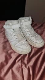 Witte nike sneakers maat 29,5, Jongen of Meisje, Gebruikt, Ophalen of Verzenden, Sportschoenen