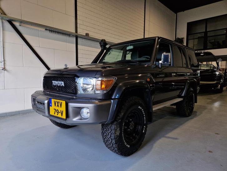 Toyota LANDCRUISER GRJ 76 Benzine Euro6 Airco Lier Difflocks, Auto's, Bestelauto's, Bedrijf, Te koop, 4x4, Achteruitrijcamera