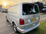 Volkswagen Transporter 2.0 TDI L1H2 Highline DSG Camera 204P, Stof, Gebruikt, 4 cilinders, Volkswagen