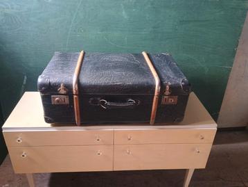 Vintage Koffer - Decoratief & Functioneel beschikbaar voor biedingen