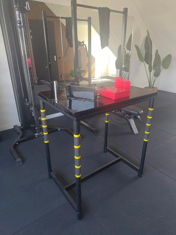 Armwrestling table / armdruk tafel z.g.a.n. beschikbaar voor biedingen