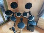 Electrisch drumstel met krukje en versterker/ box, Muziek en Instrumenten, Drumstellen en Slagwerk, Ophalen of Verzenden, Zo goed als nieuw