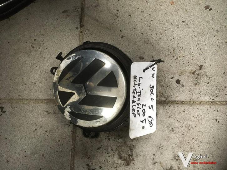 vw golf 5 buitenslot achterklep 2005, Auto-onderdelen, Carrosserie en Plaatwerk, Gebruikt, Ophalen of Verzenden