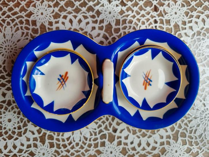 Porseleinen set van schaaltje met acht schoteltjes 7.5 cm, Huis en Inrichting, Keuken | Servies, Zo goed als nieuw, Kop(pen) en/of Schotel(s)