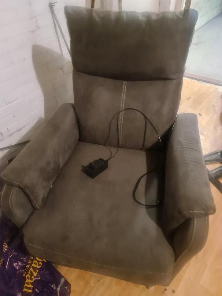 Elektrische Relaxstoel, Huis en Inrichting, Fauteuils, Zo goed als nieuw, 50 tot 75 cm, Ophalen