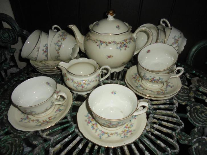 Theeservies Mitterteich Bavaria met bloemetjes / roze roosje, Antiek en Kunst, Antiek | Servies compleet, Ophalen of Verzenden