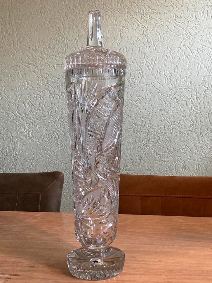 Hand geblazen kristallen vaas met deksel, Antiek en Kunst, Antiek | Glas en Kristal, Ophalen of Verzenden