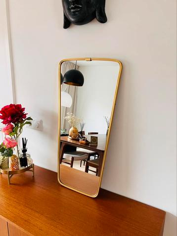 Vintage asymmetrische wandspiegel messing beschikbaar voor biedingen
