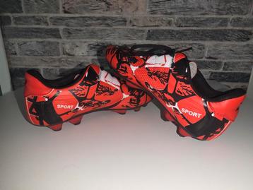 Voetbalschoenen maat 35 - Zo goed als nieuw! beschikbaar voor biedingen