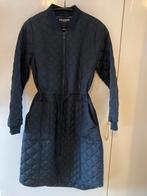 NIEUW Gewatteerde lange tussenjas van Ilse Jacobsen, mt 38, Kleding | Dames, Jassen | Winter, Maat 38/40 (M), Zwart, Nieuw, Ophalen of Verzenden