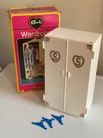 Vintage Pedigree Sindy kast + doos 80 s past ook Barbie, Ophalen of Verzenden, Gebruikt