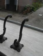 2 antieke kapstokhaken metalen wandhaken metaal ijzer, Gebruikt, Wandhaken, Ophalen of Verzenden, Minder dan 100 cm