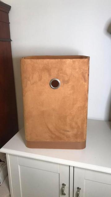 Grote vintage mand bekleed met leer en suede beschikbaar voor biedingen