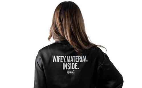 Ochtendjas kamerjas Darum Rumag zwart L/XL spiksplinternieuw, Kleding | Dames, Pyjama's, Nieuw, Maat 42/44 (L), Ophalen of Verzenden