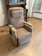 Fitform 570 Vario sta-op-stoel volledig elektrisch, Huis en Inrichting, Fauteuils, Ophalen, 75 tot 100 cm, Zo goed als nieuw, Stof