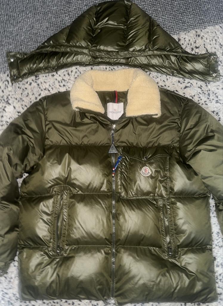 Moncler Winterjas Khaki Groen met Vacht - Zeer Netjes!, Ophalen of Verzenden, Zo goed als nieuw, Groen