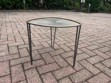 2 metalen bijzettafels (antraciet met bronskleurig) beschikbaar voor biedingen