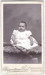 CDV - Baby Kind Witte Jurk - Foto Struppert Leeuwarden, Verzamelen, Foto's en Prenten, Gebruikt, Foto, Ophalen of Verzenden, Voor 1940