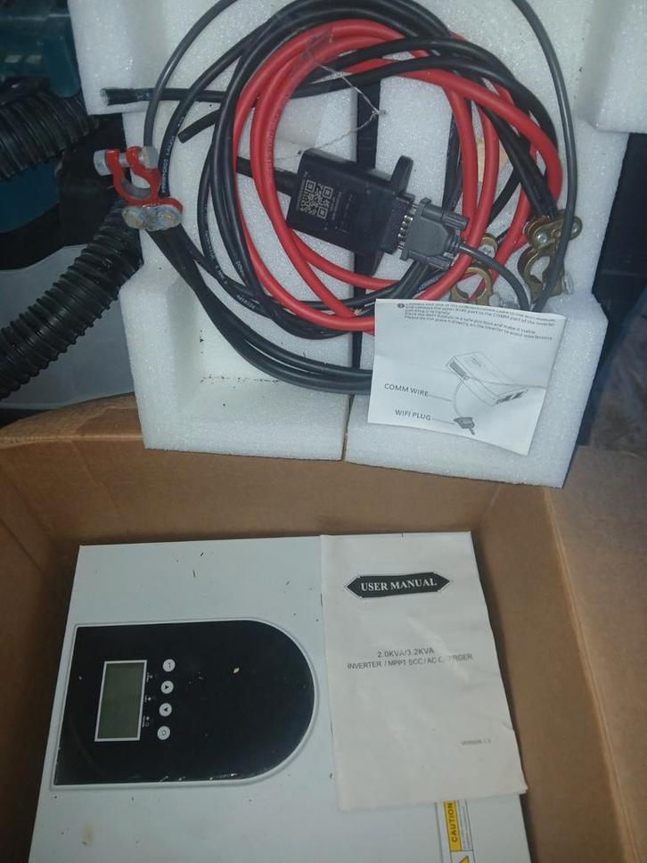 Omvormer en Lader 3kW met Dongel - Zo goed als nieuw, Doe-het-zelf en Verbouw, Zonnepanelen en Toebehoren, Zo goed als nieuw, Overige typen