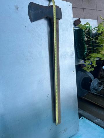 Antieke Bijl met Lange Steel - 80 cm beschikbaar voor biedingen