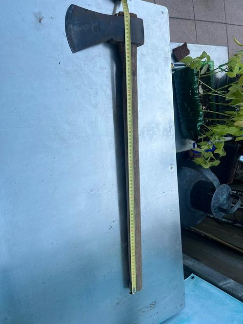 Antieke Bijl met Lange Steel - 80 cm, Antiek en Kunst, Antiek | Gereedschap en Instrumenten, Ophalen of Verzenden