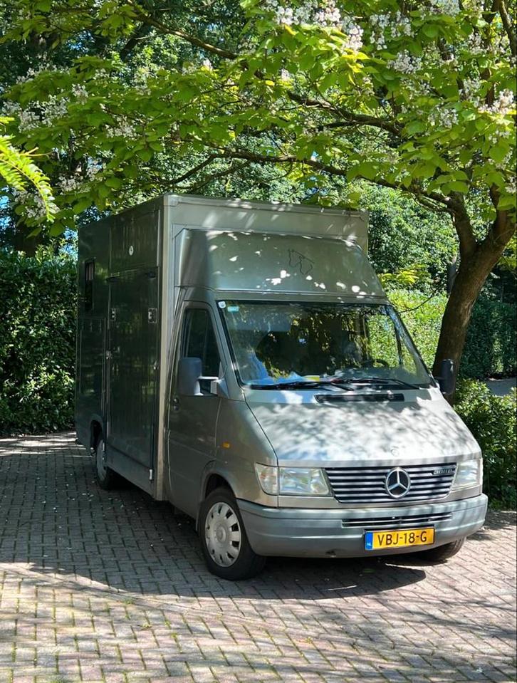 B-rijbewijs Paardenwagen Mercedes automaat, Dieren en Toebehoren, Paarden en Pony's | Trailers en Aanhangwagens, Gebruikt, Overige typen