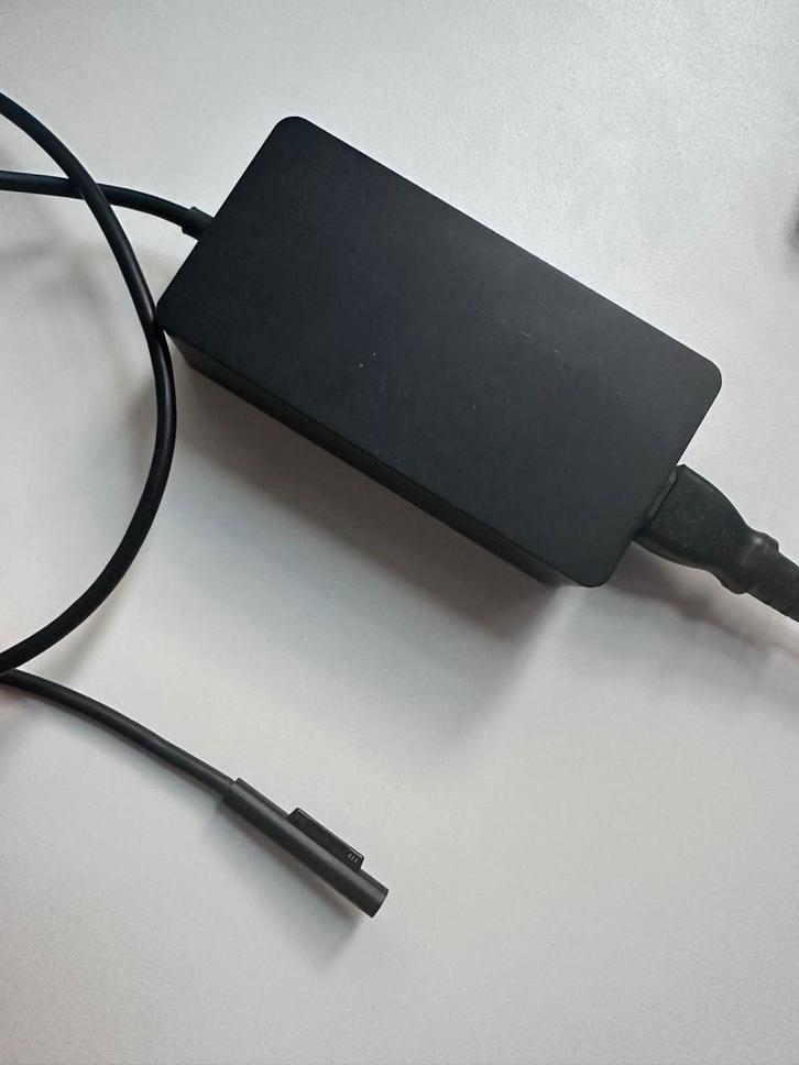 Microsoft Surface 102W Oplader, Computers en Software, Laptop-opladers, Zo goed als nieuw, Ophalen of Verzenden