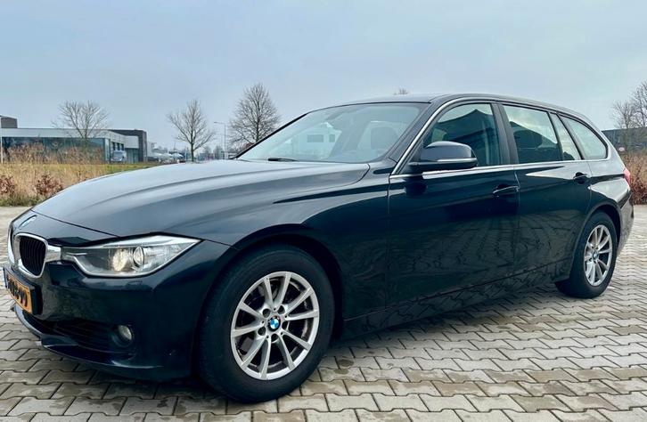 BMW 320I Touring Sportline - NW APK*NAP*Org. NL *Xenos*Leer*, Auto's, BMW, Bedrijf, 3-Serie, ABS, Airbags, Airconditioning, Alarm