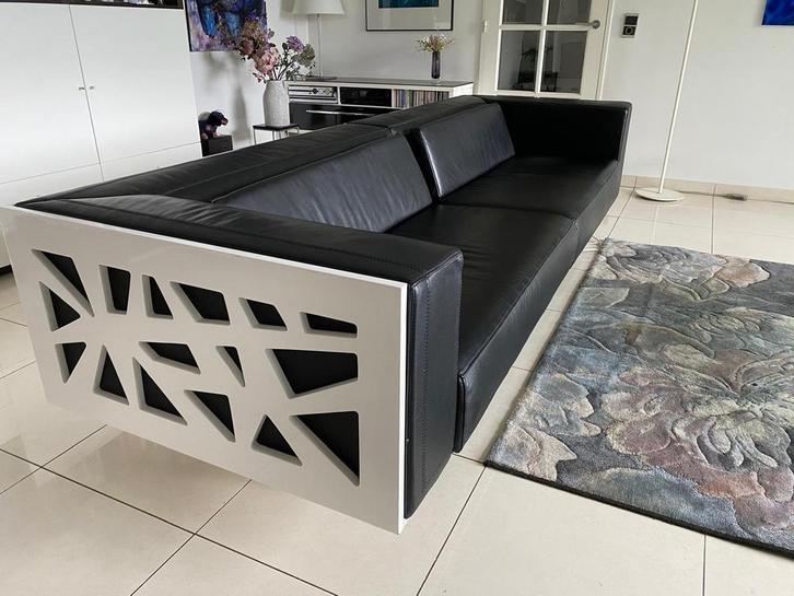Zwart Leren Design Bank, moet weg.prijsindicatie: €200, Huis en Inrichting, Banken | Bankstellen, Gebruikt, Rechte bank, Vierpersoons of meer