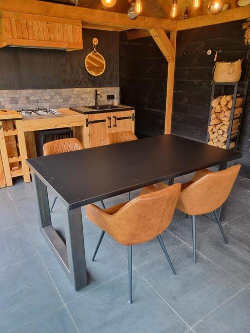 Bureau tafel 180x100 mat zwart met blanke stalen u poten!, Huis en Inrichting, Bureaus, Zo goed als nieuw, Ophalen
