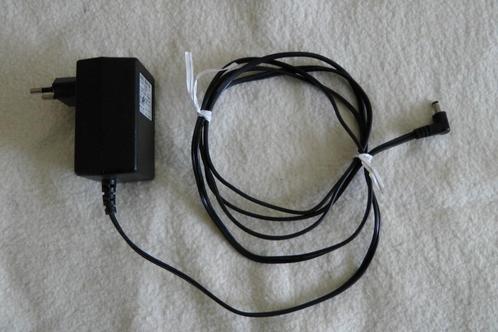 Voeding adapter 5 V gelijkspanning (2 A), Hobby en Vrije tijd, Elektronica-componenten, Zo goed als nieuw, Ophalen of Verzenden