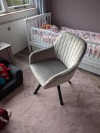 Grijze stoel, Huis en Inrichting, Stoelen, Hout, Ophalen of Verzenden, Zo goed als nieuw, Eén