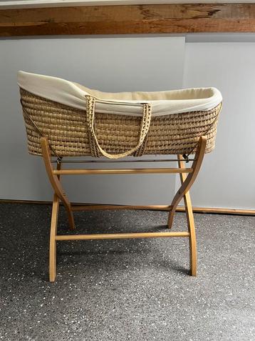 Mozes wiegje mandje+standaard+matrasje+beddengoed beschikbaar voor biedingen