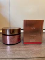 Rituals Love Geurkaars en body cream NIEUW, Ophalen of Verzenden, Nieuw, Bodylotion, Crème of Olie
