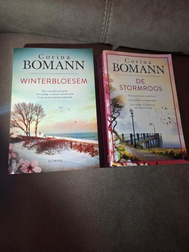 2 Boeken Corina Bomann: Stormroos & Winterbloesem, Boeken, Romans, Zo goed als nieuw, Ophalen of Verzenden