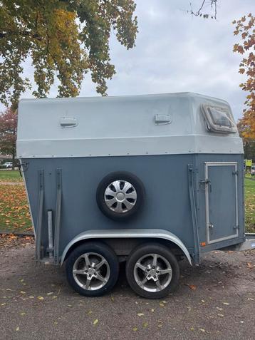 1 paards/ 2 pony trailer te huur soest. beschikbaar voor biedingen
