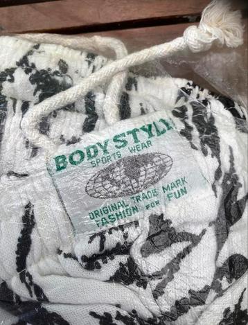 Sportief huispak.. beschikbaar voor biedingen