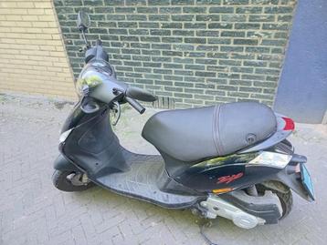 Zip 25 snor zeer goede staat ! Orgineel Km ! ste  eigenaar  beschikbaar voor biedingen