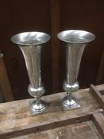 2 zeer grote aluminium vazen. Hoogte 62 cm, Ophalen, Overige materialen, Overige kleuren, Zo goed als nieuw