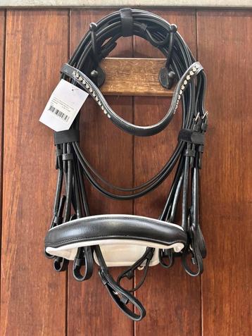 Nieuw stang en trens hoofstel beschikbaar voor biedingen