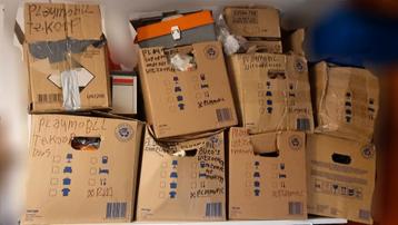  9dozen Vol met Playmobil van alles en nog wat perdoos €50  beschikbaar voor biedingen