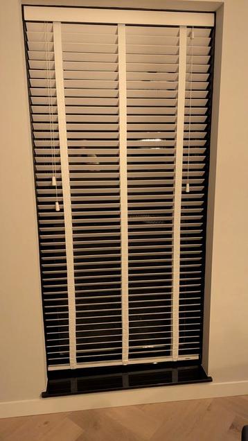 2 sets houten jaloezieën 96x205 beschikbaar voor biedingen
